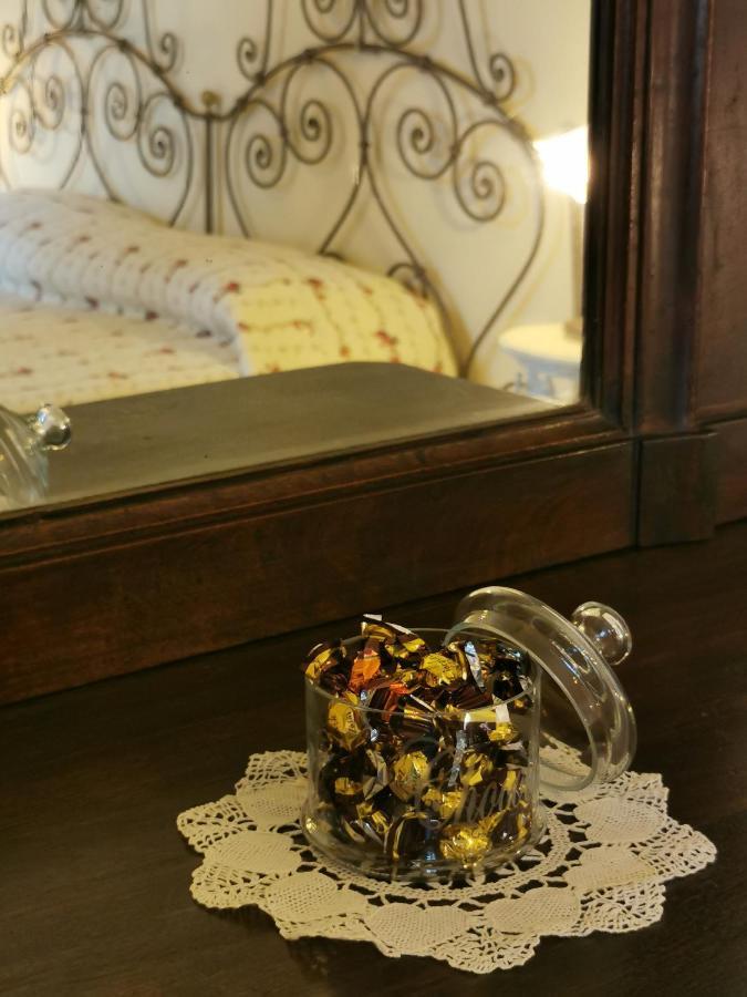 L'Albero Del Cioccolato Bed and Breakfast Pigna Exteriör bild