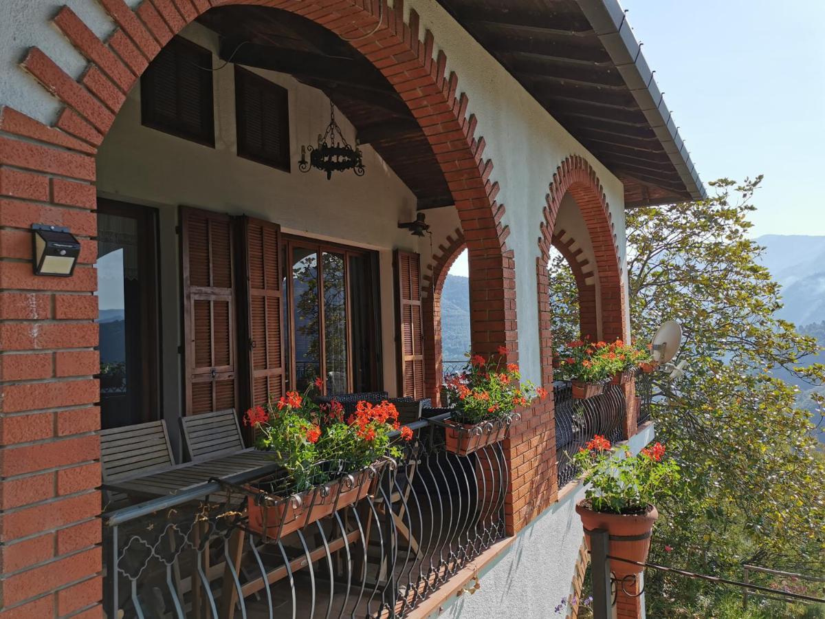 L'Albero Del Cioccolato Bed and Breakfast Pigna Exteriör bild